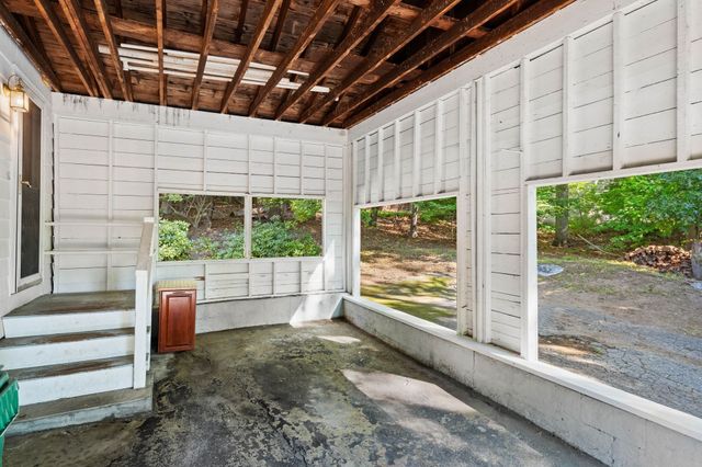 56 Skilton Ln, Burlington, MA 01803