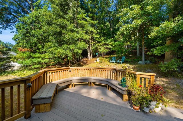 56 Skilton Ln, Burlington, MA 01803