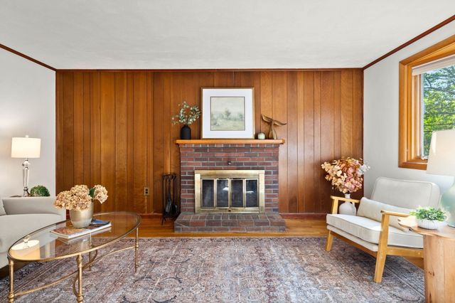 56 Skilton Ln, Burlington, MA 01803