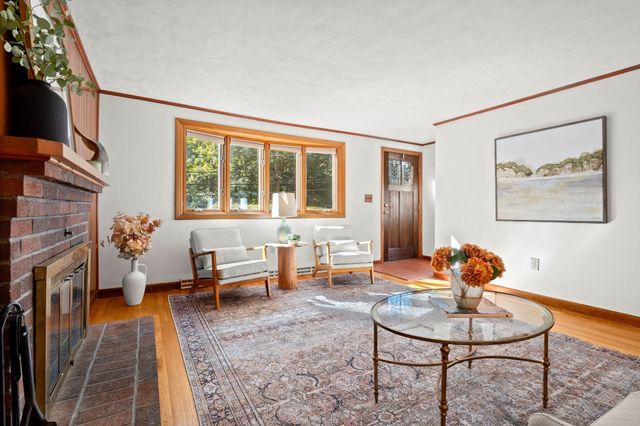 56 Skilton Ln, Burlington, MA 01803