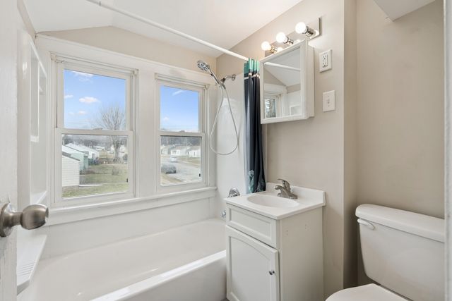 3715 PEARL Avenue, Davenport, IA 52802