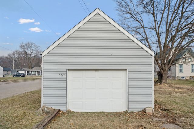 3715 PEARL Avenue, Davenport, IA 52802