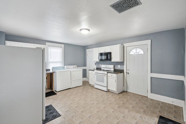 3715 PEARL Avenue, Davenport, IA 52802