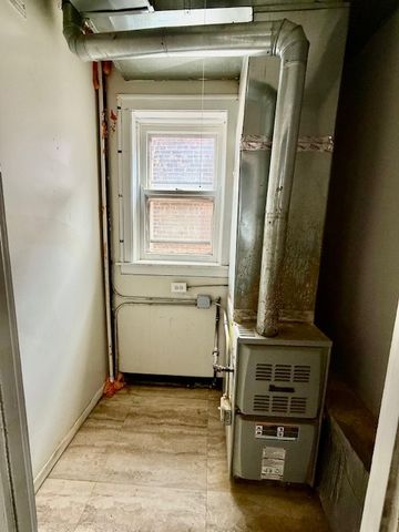 7804 S Burnham Avenue, Chicago, IL 60649