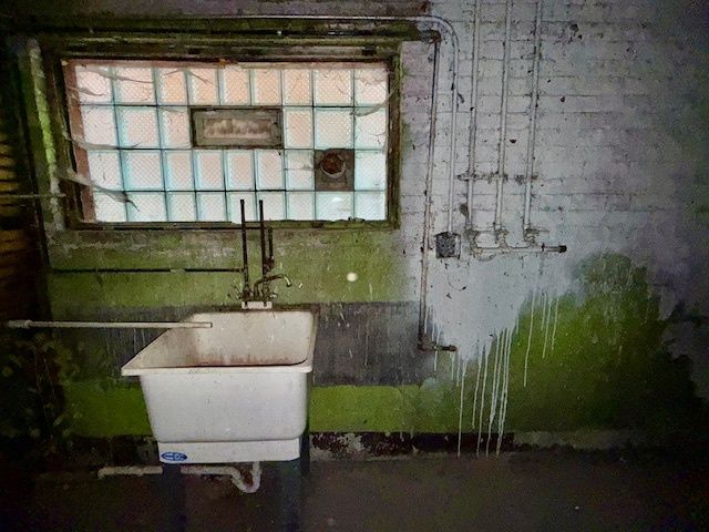 7804 S Burnham Avenue, Chicago, IL 60649