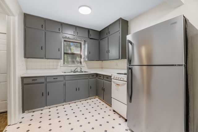 617 S Richmond Ave, Wichita, KS 67213