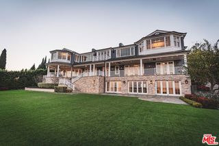 1676 Alta Mura Road, Pacific Palisades, CA 90272