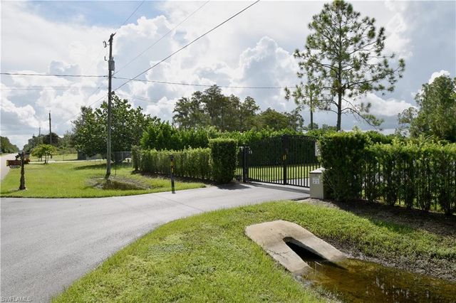 3390 27th AVE NE, Naples, FL 34120