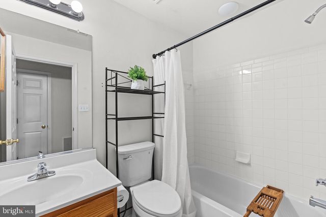 20518 MIDDLEBURY ST, Ashburn, VA 20147