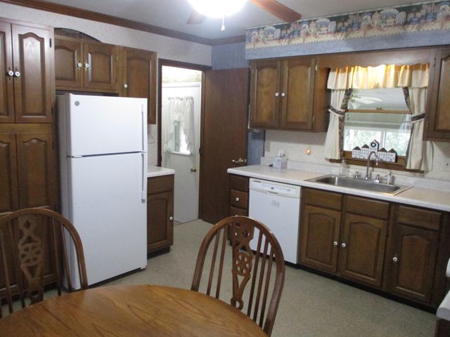 478 W 900 S, Hebron, IN 46341