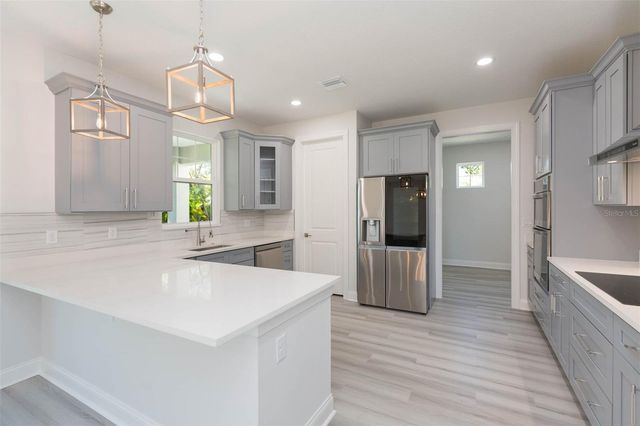 4718 W KNIGHTS AVENUE, Tampa, FL 33611