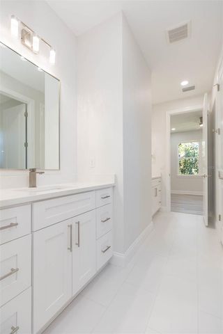 4718 W KNIGHTS AVENUE, Tampa, FL 33611