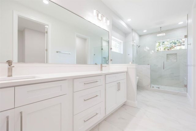 4718 W KNIGHTS AVENUE, Tampa, FL 33611