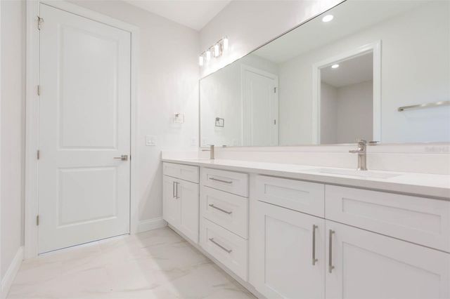 4718 W KNIGHTS AVENUE, Tampa, FL 33611