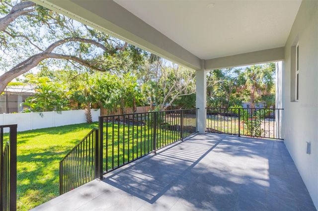 4718 W KNIGHTS AVENUE, Tampa, FL 33611