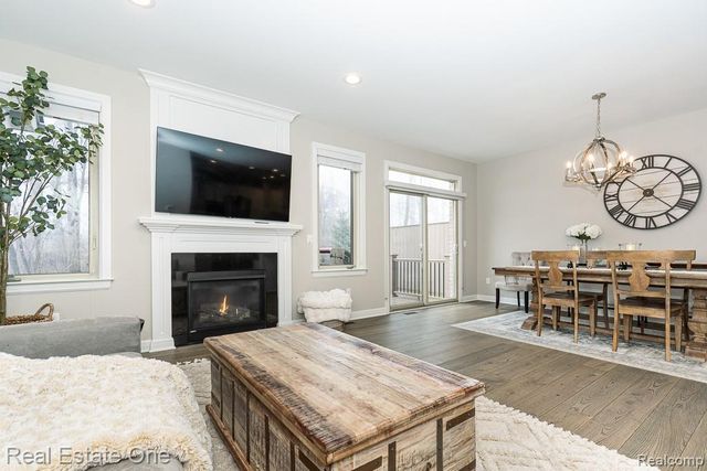 4165 Oak Arbor Court 19, Oakland Charter Township, MI 48306