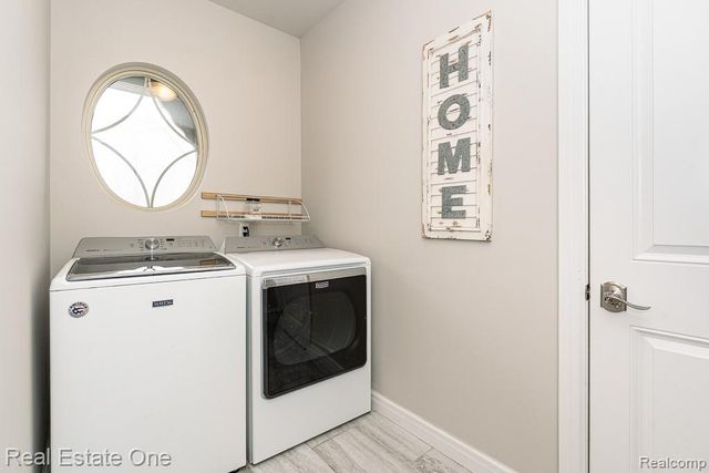 4165 Oak Arbor Court 19, Oakland Charter Township, MI 48306