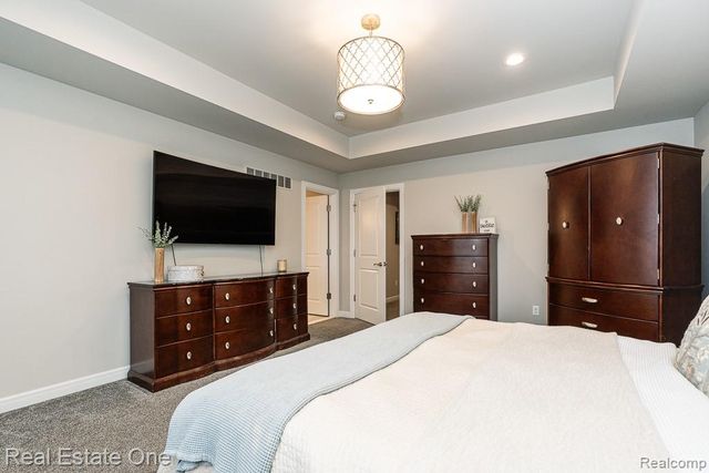 4165 Oak Arbor Court 19, Oakland Charter Township, MI 48306