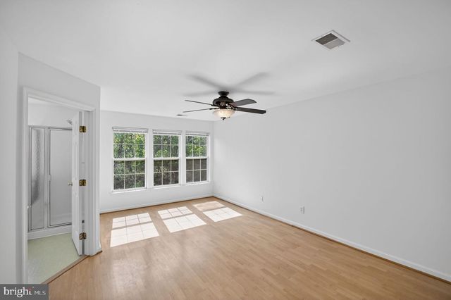 9053 FALCON GLEN CT, Bristow, VA 20136