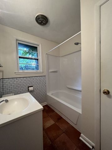 925 Boscobel St Apt 5, Nashville, TN 37206