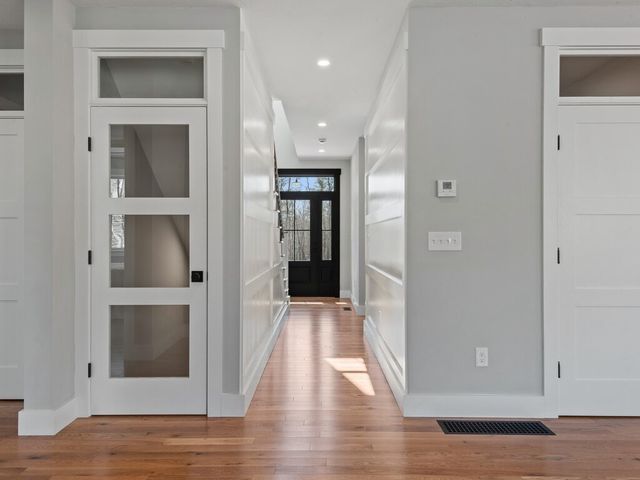 49 Old Colony Rd, Princeton, MA 01541