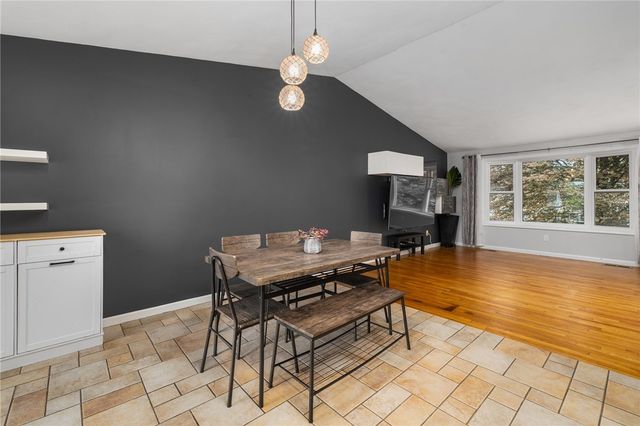 34 Queen Street, Cranston, RI 02920