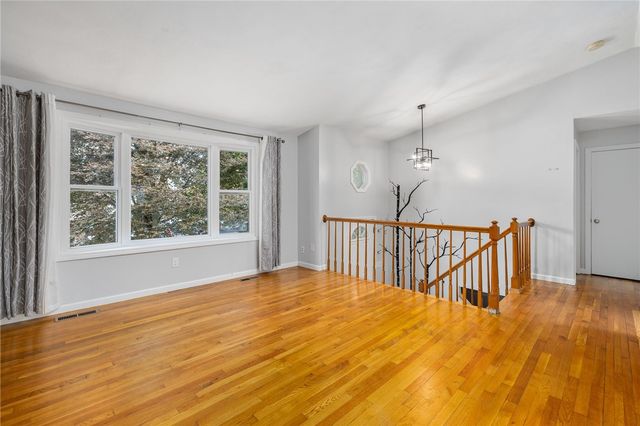 34 Queen Street, Cranston, RI 02920