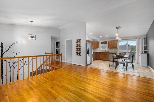 34 Queen Street, Cranston, RI 02920