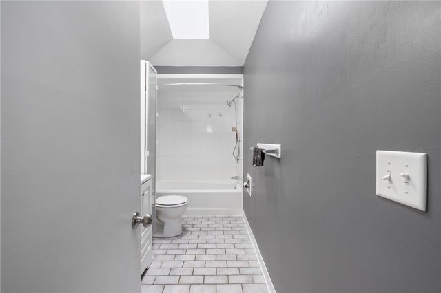 34 Queen Street, Cranston, RI 02920