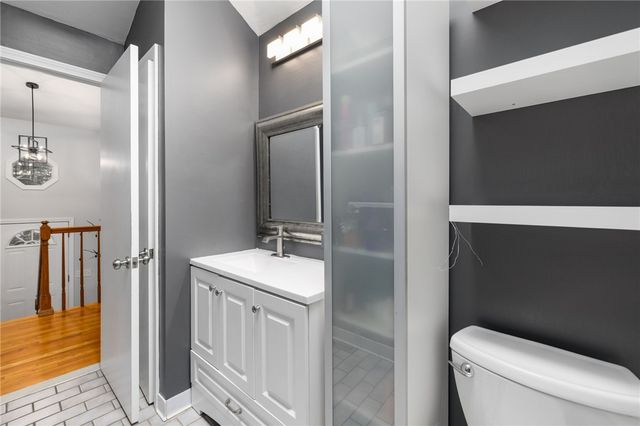 34 Queen Street, Cranston, RI 02920