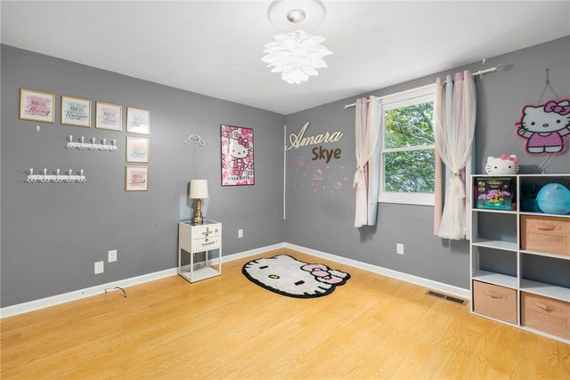 34 Queen Street, Cranston, RI 02920