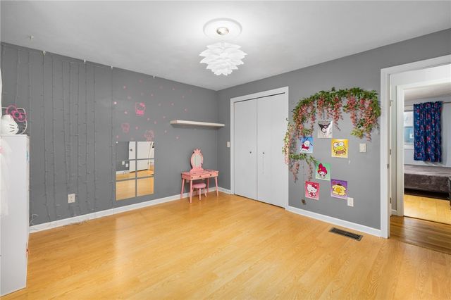 34 Queen Street, Cranston, RI 02920