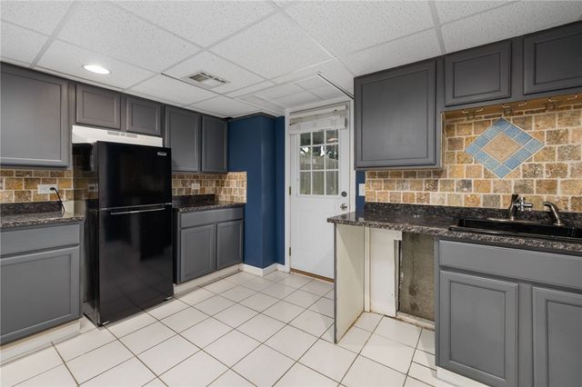34 Queen Street, Cranston, RI 02920