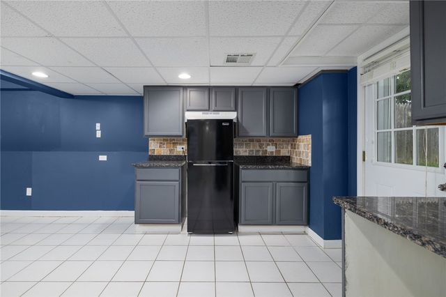 34 Queen Street, Cranston, RI 02920