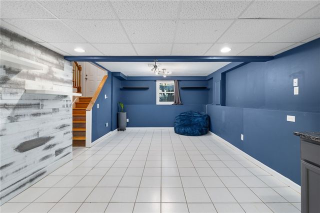 34 Queen Street, Cranston, RI 02920