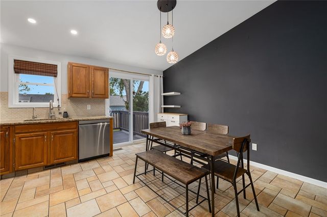 34 Queen Street, Cranston, RI 02920