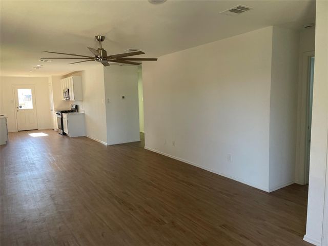 221 Crystal Bay Ln, Willis, TX 77378