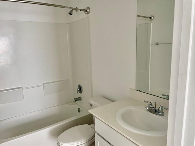 221 Crystal Bay Ln, Willis, TX 77378