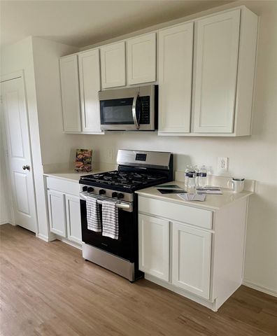 221 Crystal Bay Ln, Willis, TX 77378