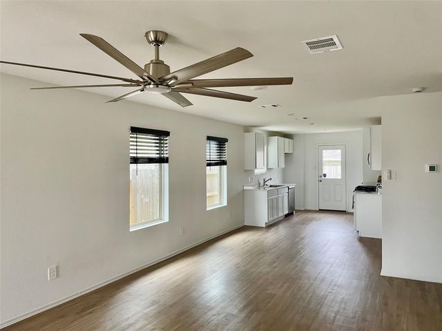 221 Crystal Bay Ln, Willis, TX 77378