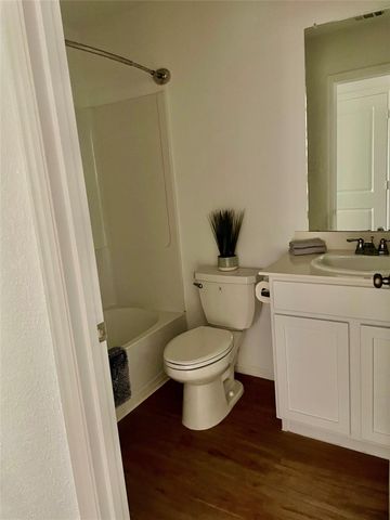 221 Crystal Bay Ln, Willis, TX 77378