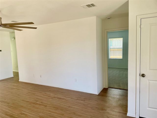 221 Crystal Bay Ln, Willis, TX 77378