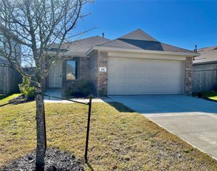 221 Crystal Bay Ln, Willis, TX 77378