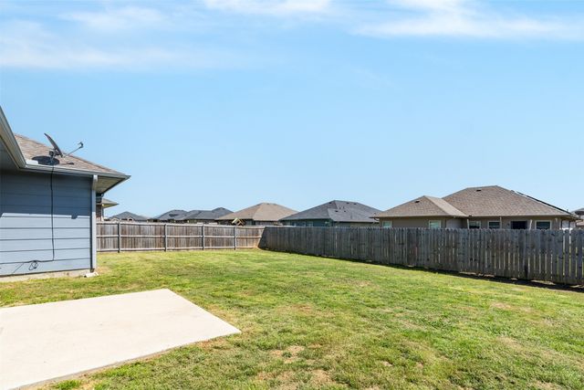 117 Willowbend Loop, Mabank, TX 75147