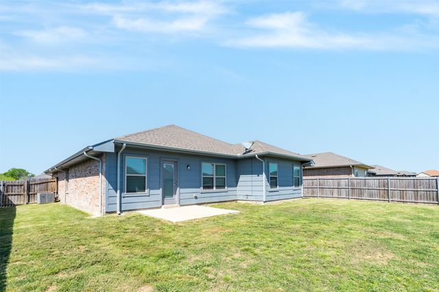 117 Willowbend Loop, Mabank, TX 75147
