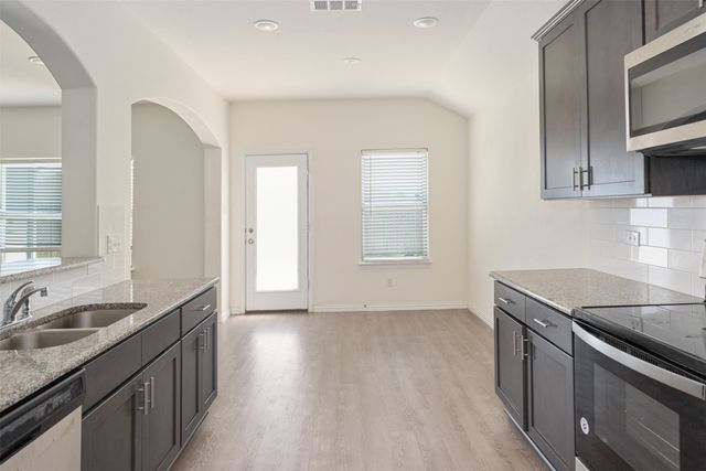 117 Willowbend Loop, Mabank, TX 75147