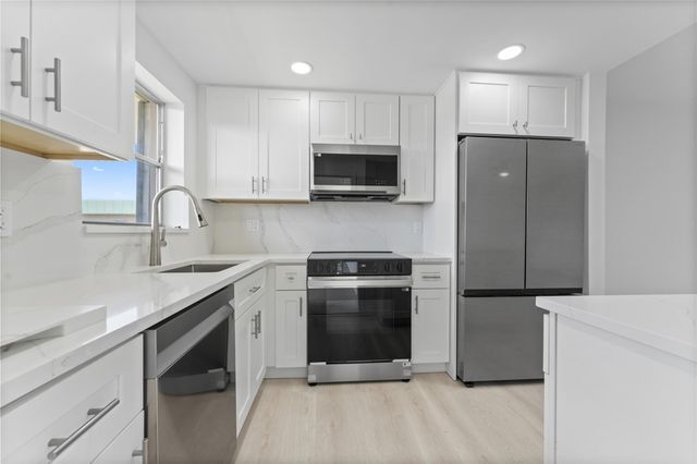 804 SE 7th Street 404, Deerfield Beach, FL 33441