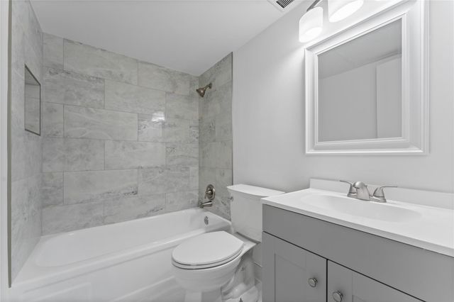 804 SE 7th Street 404, Deerfield Beach, FL 33441