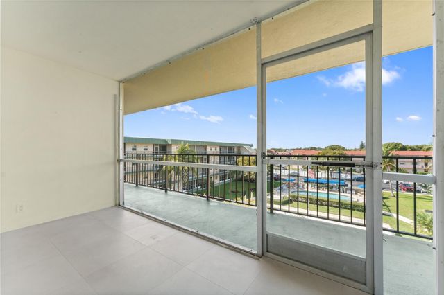 804 SE 7th Street 404, Deerfield Beach, FL 33441