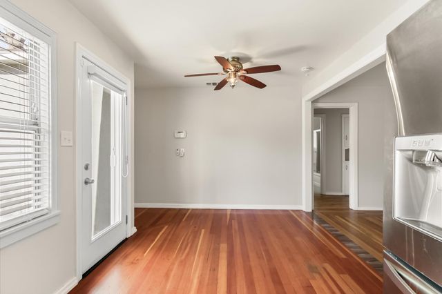 8325 Holly Dr, Citrus Heights, CA 95610